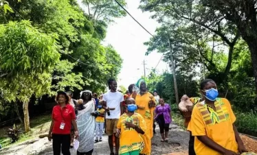 merilin street procession before river ritual-2