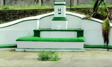 The Water Trough along the Eastern Main Road Laventille, was built in 1853 during the Lord Harris period, the then British governor of Trinidad.